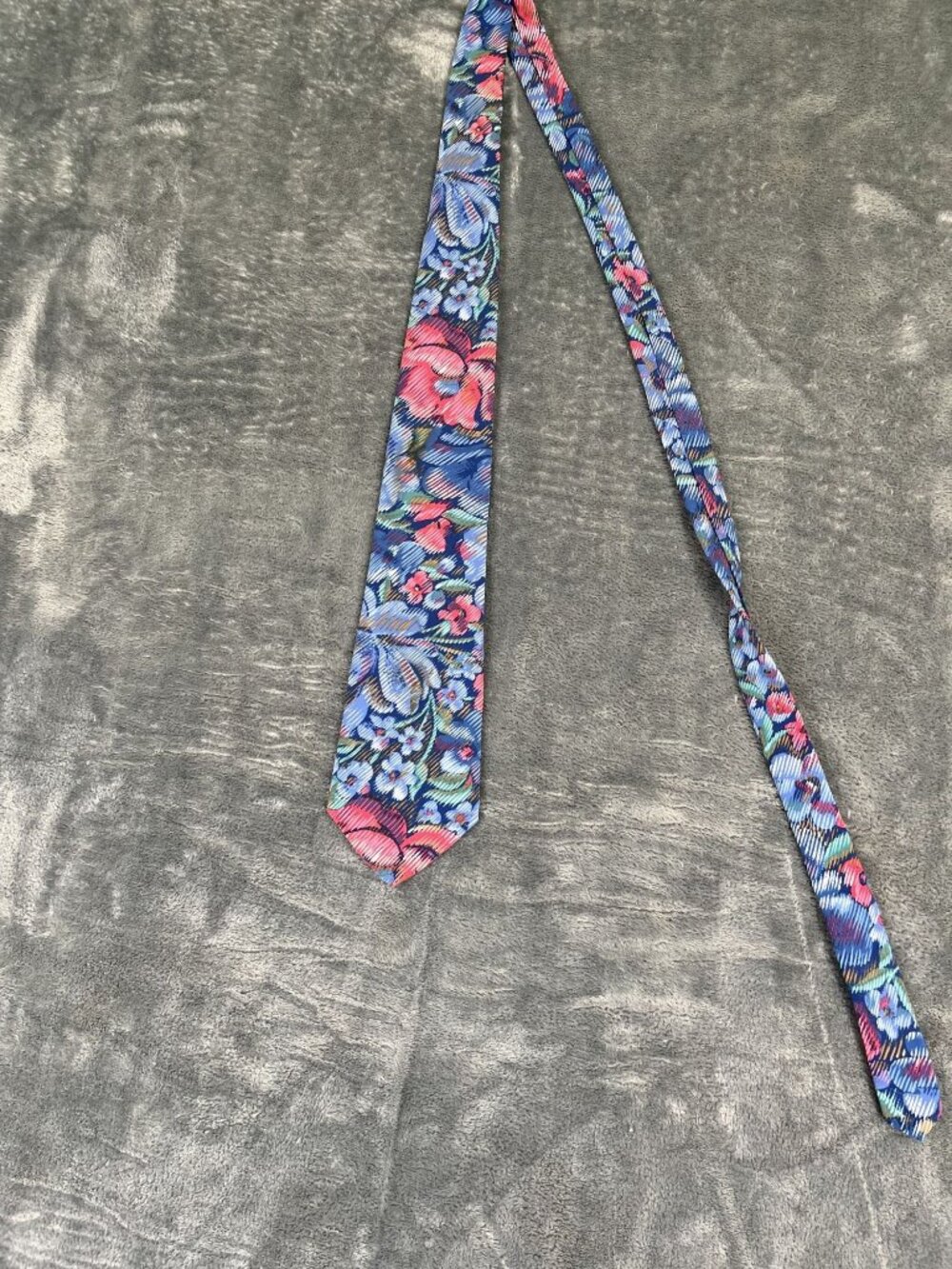 London Fog Mens Blue Pink Floral Pattern Tie